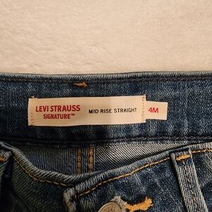 Levi Strauss Signature Mid Rise Straight Jeans